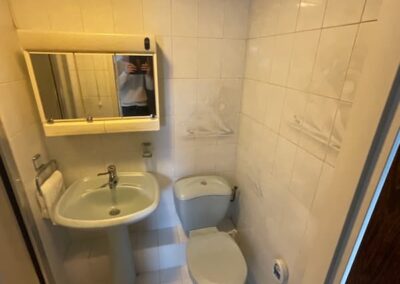 2e kleine badkamer voor de renovatie